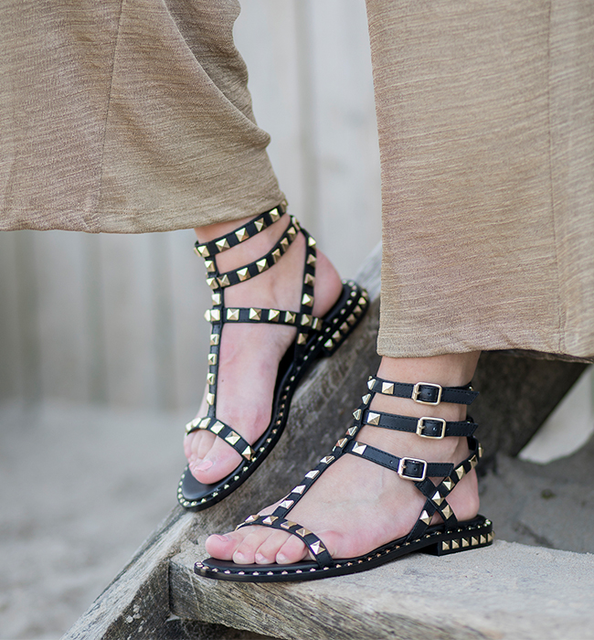 Ash sandalen